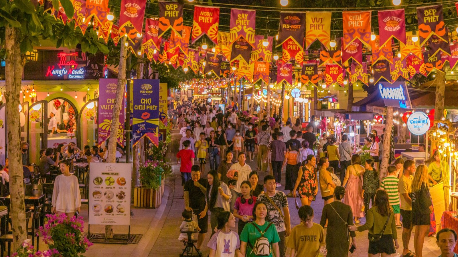 VUI-Fest Bazaar filled with colorful lights and visitors